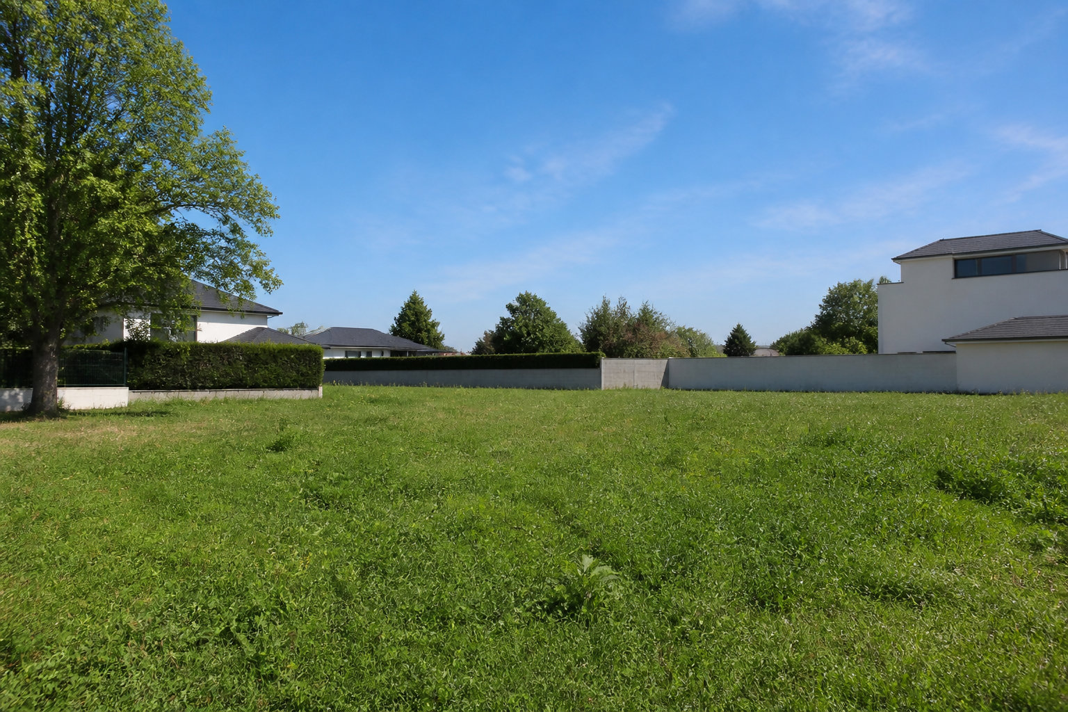 Vendre son terrain à un promoteur : les fondamentaux du potentiel constructible